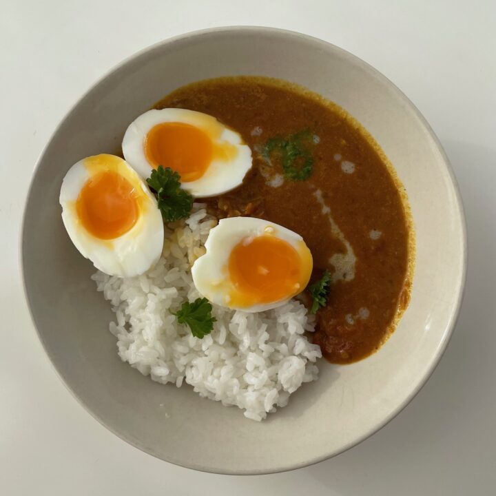CURRY MED ÄGG / CURRY WITH EGG